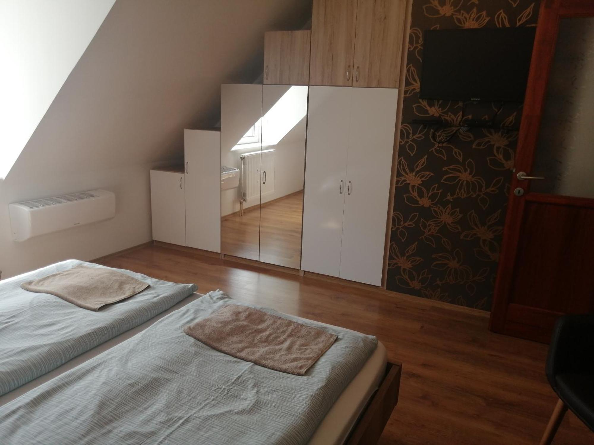 Anita Apartman Bük Eksteriør billede