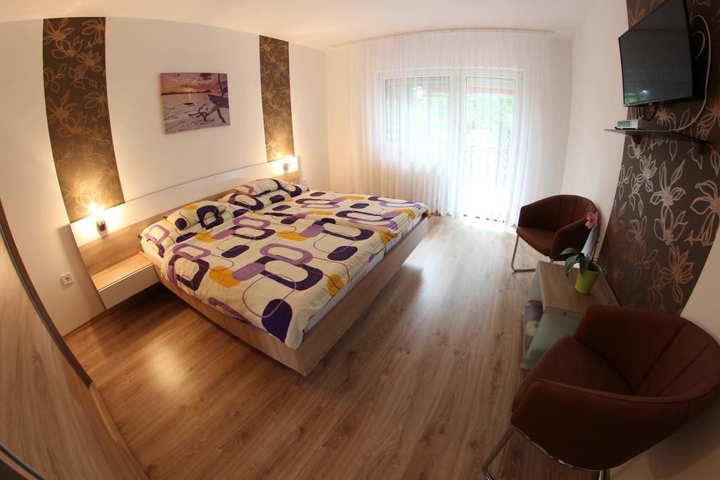 Anita Apartman Bük Eksteriør billede