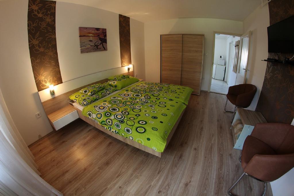 Anita Apartman Bük Eksteriør billede
